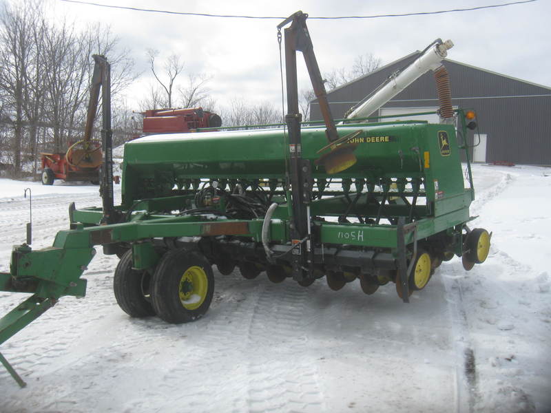 John Deere 750 No-Till Drill